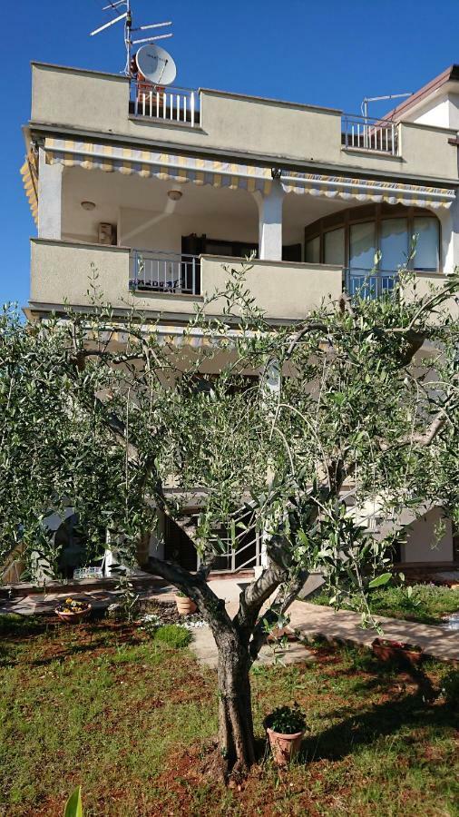 App Lov Apartment Umag Ngoại thất bức ảnh