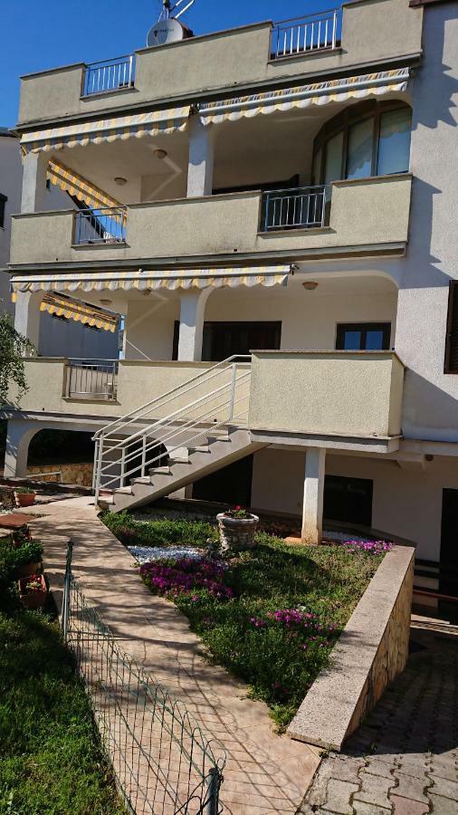 App Lov Apartment Umag Ngoại thất bức ảnh